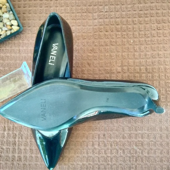 Women's Vaneli "Tracie" Black Patent Leather Pumps. Size 7W. Brand New In Box. - Picture 7 of 7